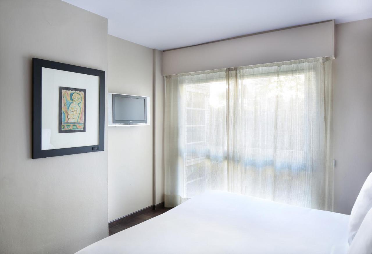 Hotel Gran Derby Suites, A Small Luxury Hotel Of The World Барселона Экстерьер фото