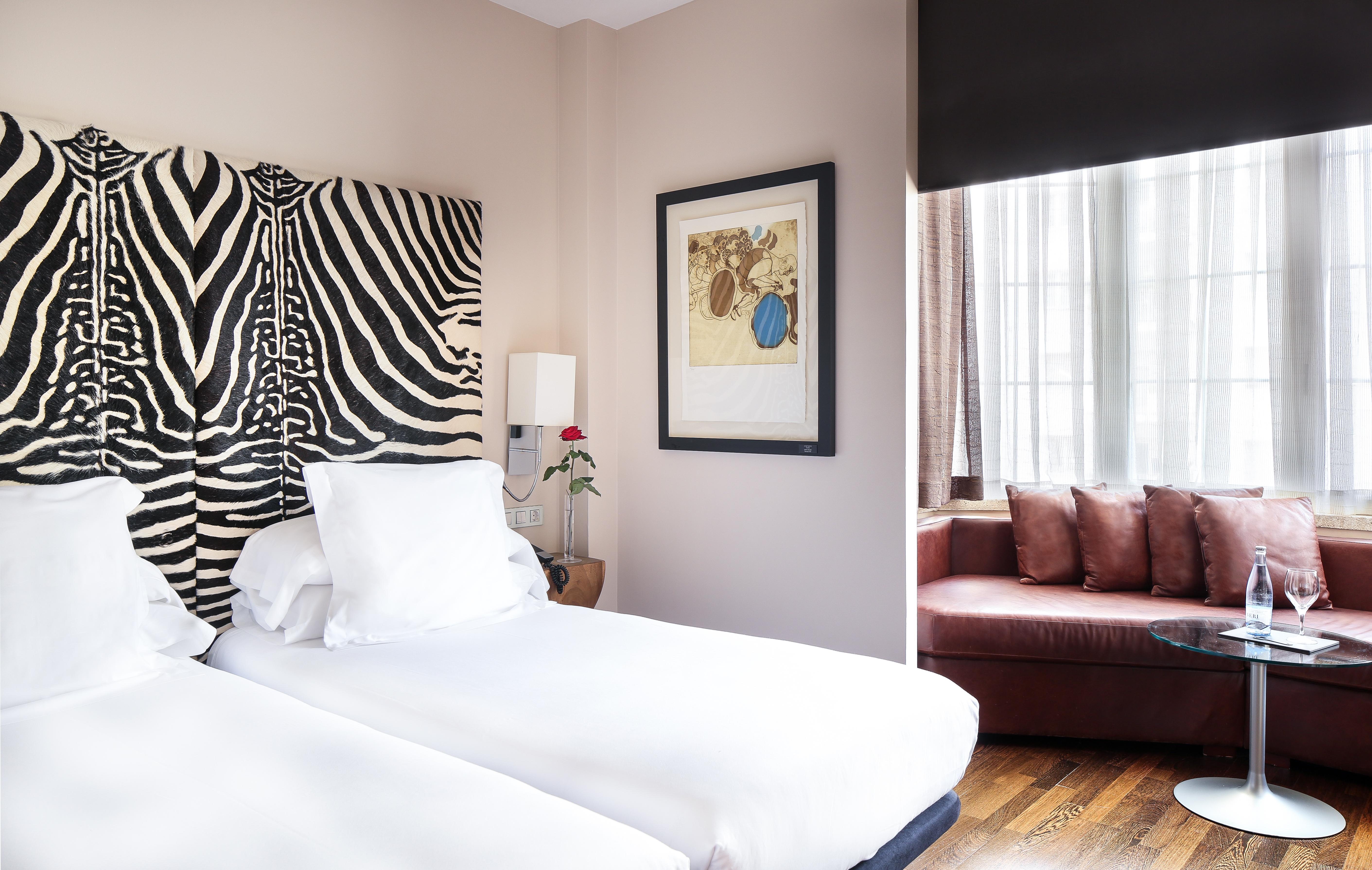 Hotel Gran Derby Suites, A Small Luxury Hotel Of The World Барселона Экстерьер фото