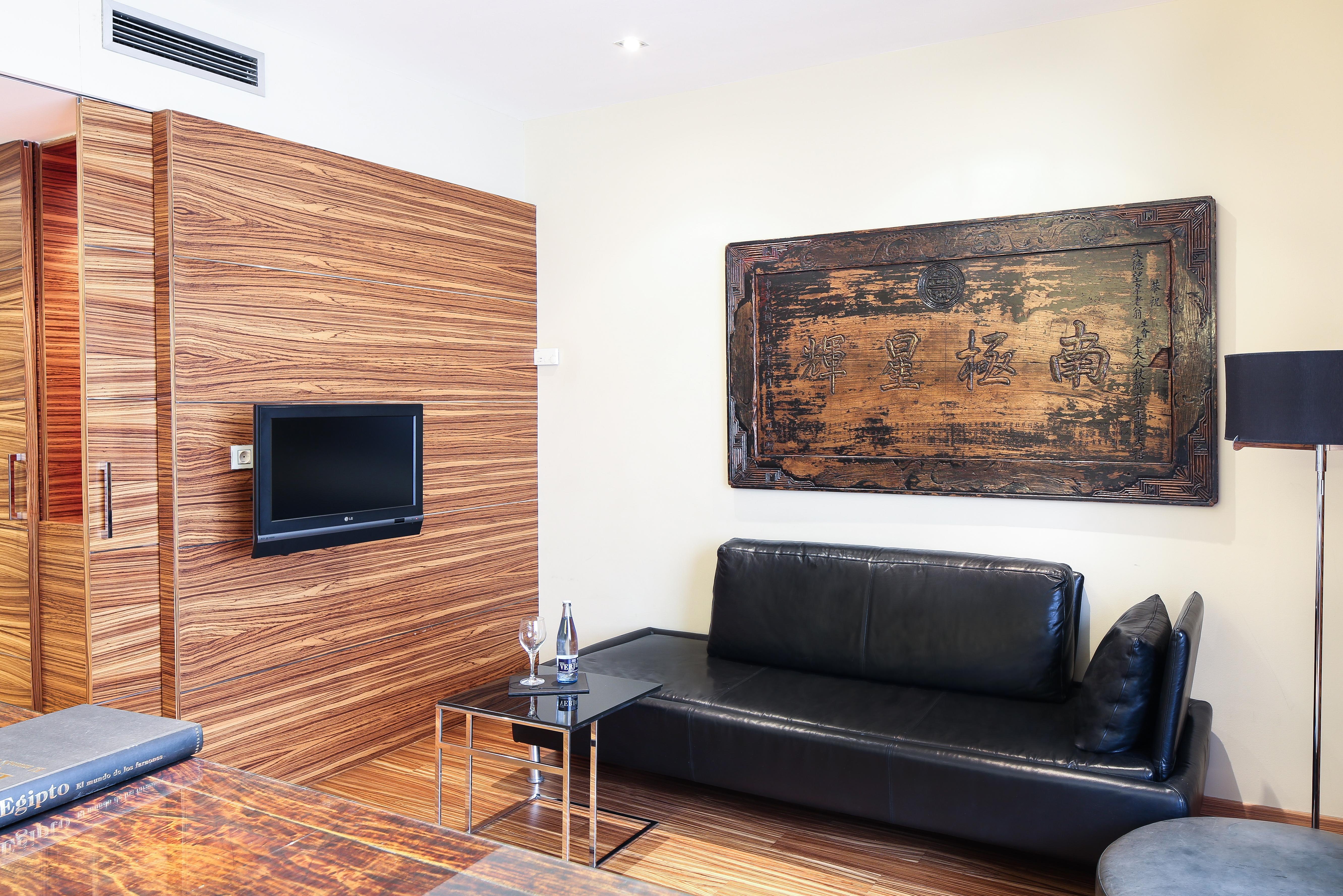 Hotel Gran Derby Suites, A Small Luxury Hotel Of The World Барселона Экстерьер фото