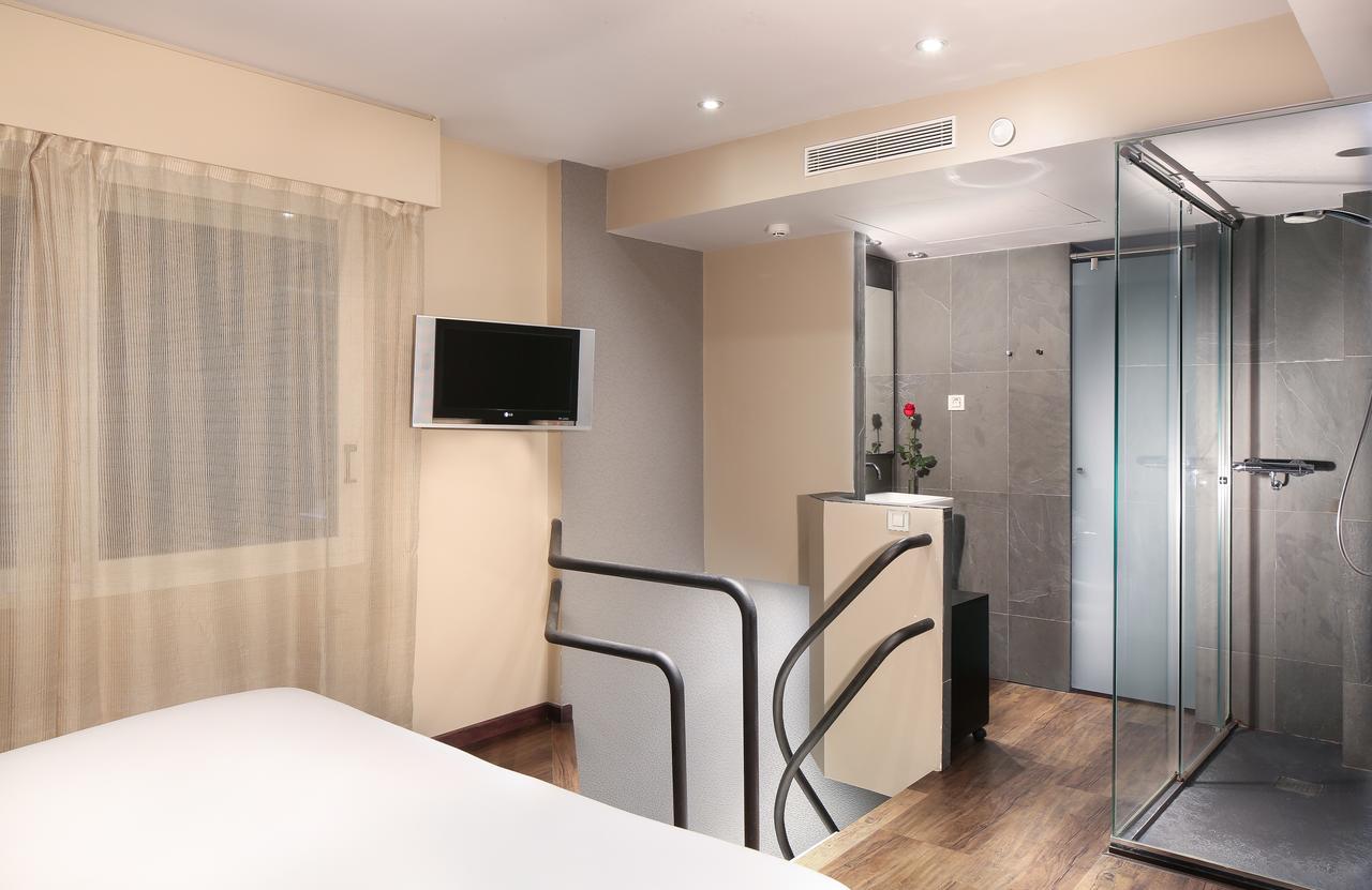 Hotel Gran Derby Suites, A Small Luxury Hotel Of The World Барселона Экстерьер фото