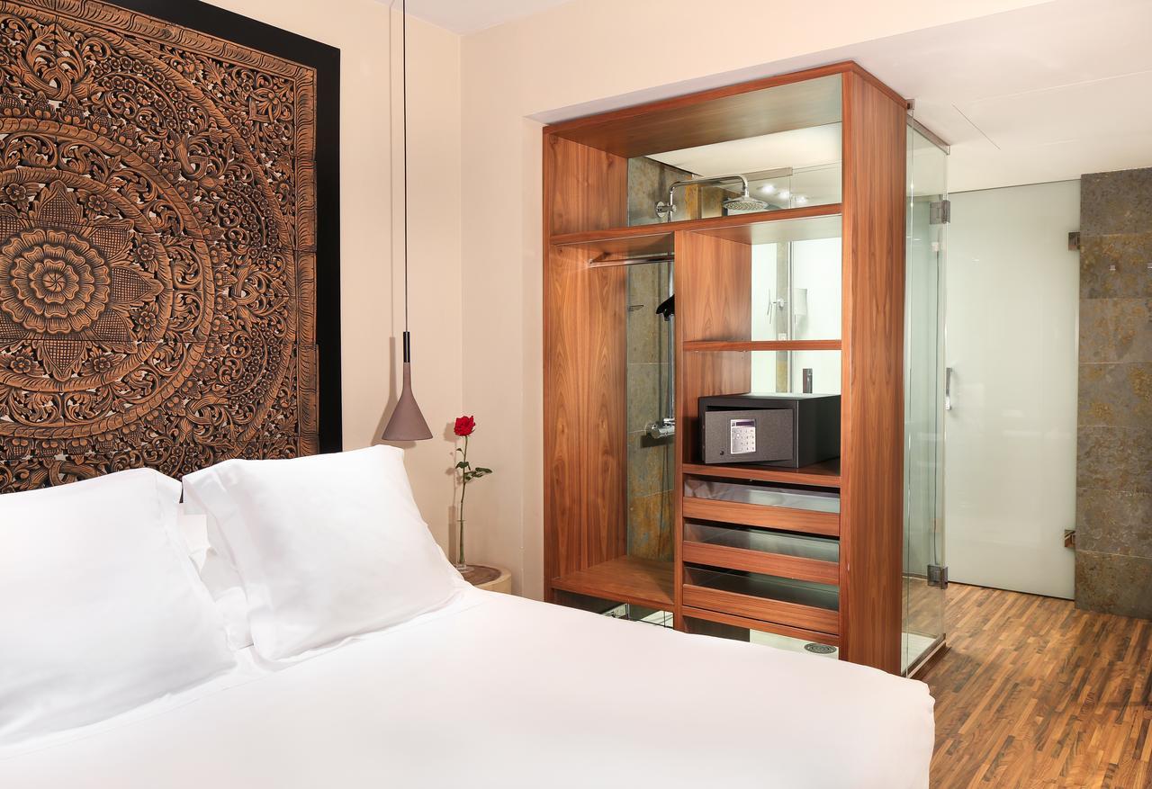 Hotel Gran Derby Suites, A Small Luxury Hotel Of The World Барселона Экстерьер фото